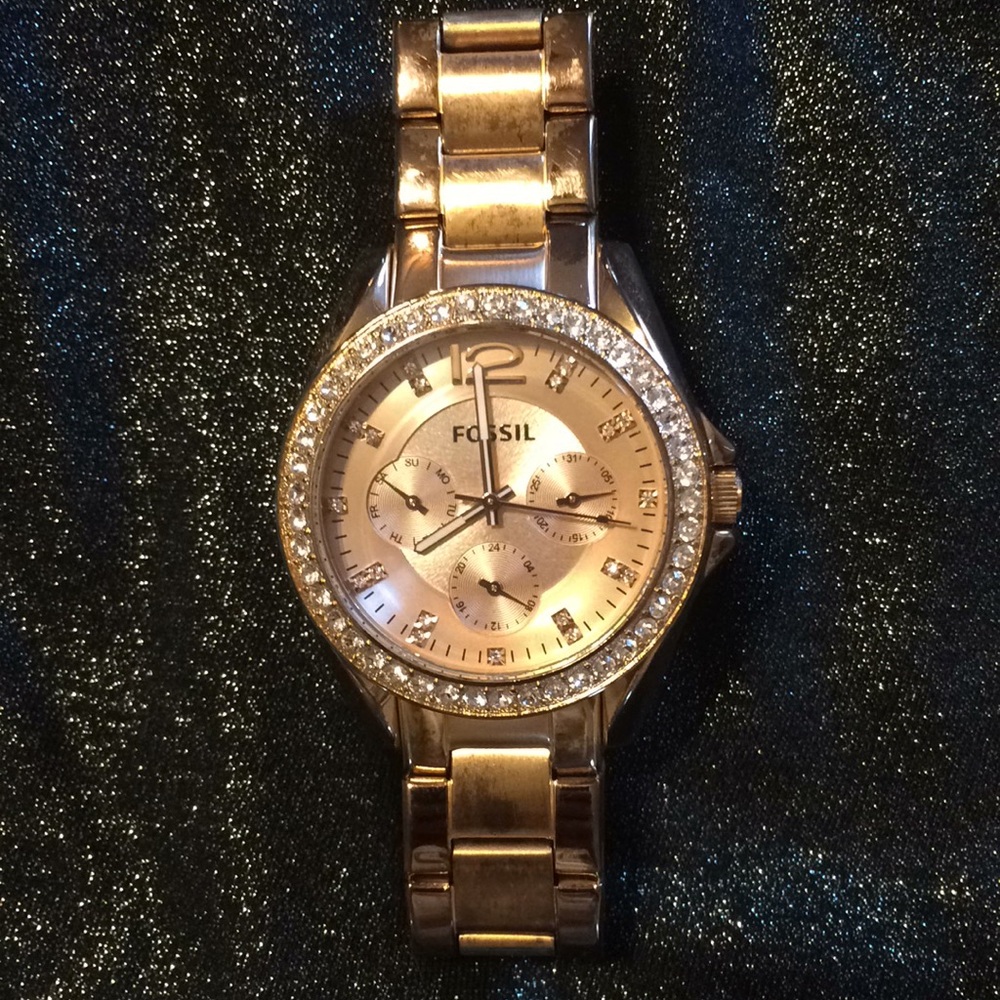 Rose gold fossil watch